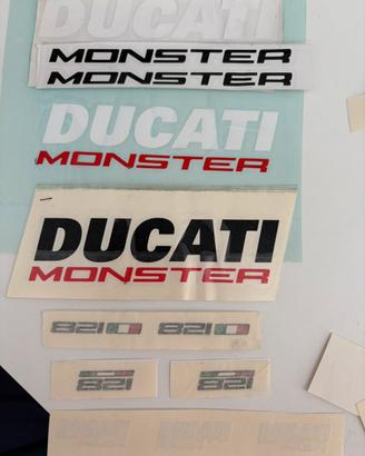 Adesivi serbatoio ducati mondter