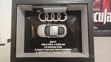 Quadro con modellino Audi TT con luce LED