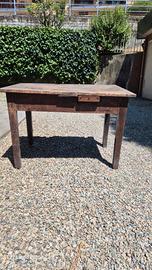 Tavolo rustico in legno