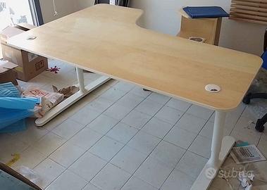 IKEA BEKANT SCRIVANIA