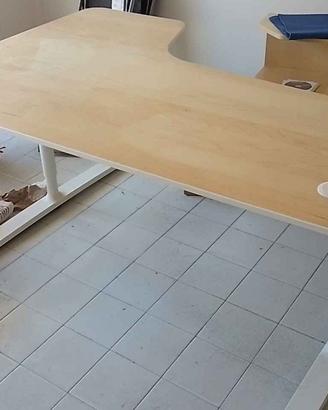 IKEA BEKANT SCRIVANIA