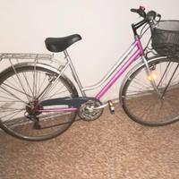 bicicletta da donna con cambio e  cestino