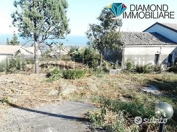Terreno panoramico con fabbricato da demolire