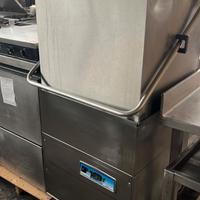 Lavastoviglie a cappotta