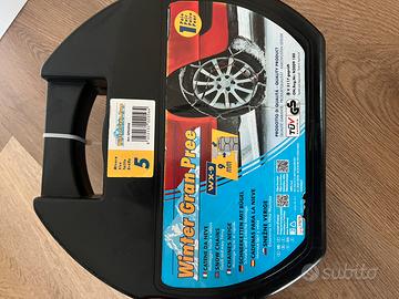 NUOVE catene da neve per auto, mai aperte.