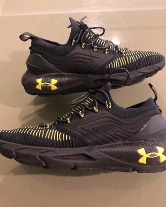 Sneakers nera Under Armour uomo