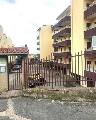 Galati Marina, ampio 130 mq 5 vani con box