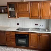 Cucina in legno completa di induzione e forno