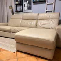 Divano pelle/tessuto con chaise-longue elettrica