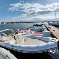 Noleggio gommone 225cv con o senza skipper