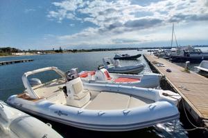 Noleggio gommone 225cv con o senza skipper