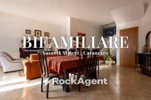 Villa di 217 m² con più di 5 locali e box auto a S
