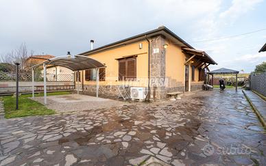 Villa singola ristrutturata con oltre 500 mq di gi