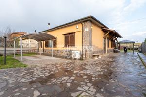 Villa singola ristrutturata con oltre 500 mq di gi