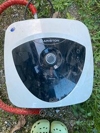 Scaldacqua 30 L elettrico