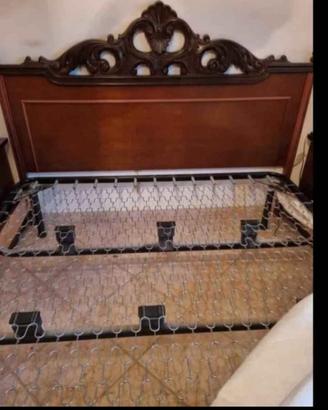 Letto matrimoniale con 2 comodini 