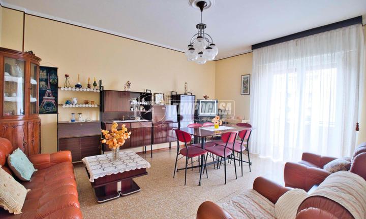 TRILOCALE CON BOX E CANTINA!!!