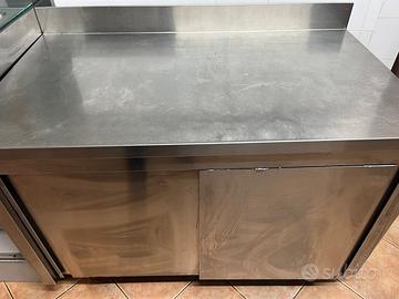 Tavolo acciaio cucina