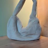 Borsa a spalla in peluche bianco
