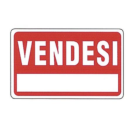 Casa con terreni ed annessi agricoli