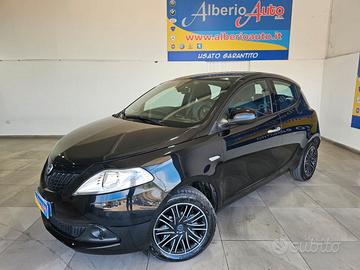 Lancia Ypsilon 1.0 firefly hybrid Silver s&s 70cv