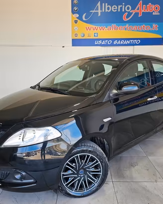 Lancia Ypsilon 1.0 firefly hybrid Silver s&s 70cv