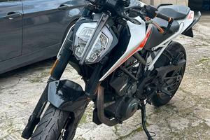 KTM DUKE 390