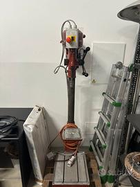 Trapano a colonna funzionante 400V