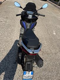 Vend. Scooter Aprilia SR GT 125 10/2023 8.300 km