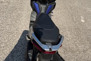Vend. Scooter Aprilia SR GT 125 10/2023 8.300 km