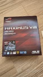 Scheda madre Asus con CPU e RAM