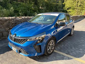 Renault Clio V 2023 1.6 E-Tech full hybrid 145cv