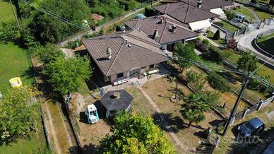 VILLA A SCHIERA A BOVEGNO