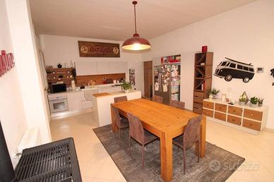 Attico / Mansarda di 160 m² con 5 locali e box aut