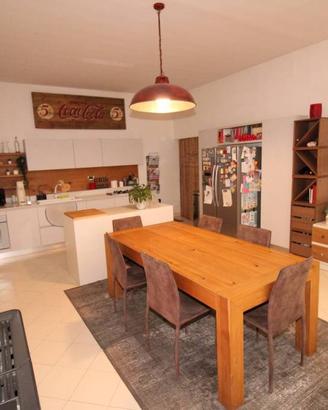 Attico / Mansarda di 160 m² con 5 locali e box aut