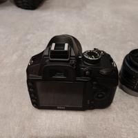 Nikon D3200 con obbiettivi e accessori