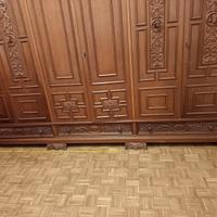 Armadio in legno massello