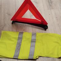 triangolo e giubbotto catarifrangente