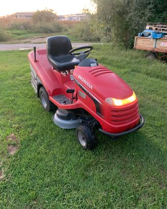 Trattorino tagliaerba HONDA bicilindrico