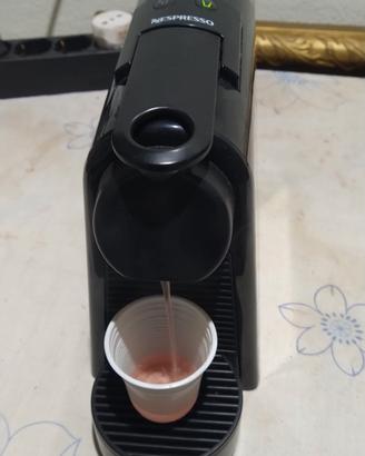 macchina caffè Nespresso Essenza Mini
