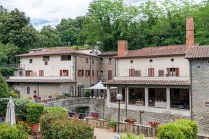 Immobile di 1750 m² con più di 5 locali a Loro Ciu