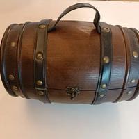 Botte forziere legno pelle borchie