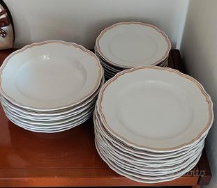 Servizio piatti porcellana decorata
