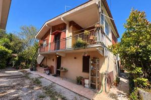 Laurentina la torretta porzione villa