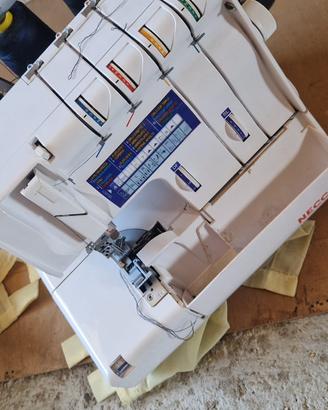 Taglia e cuci Necchi