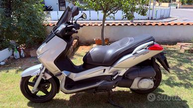 Yamaha Xmax 250