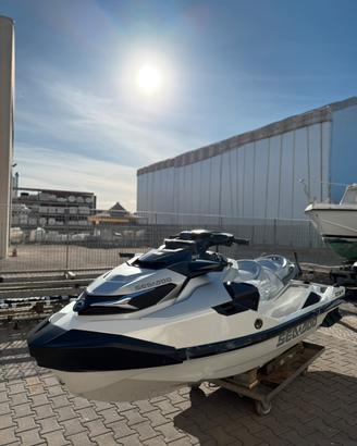 Jet ski