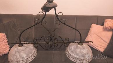 lampadario in ferro battuto tenuto bene