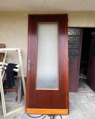Porte interne in legno complete di telaio