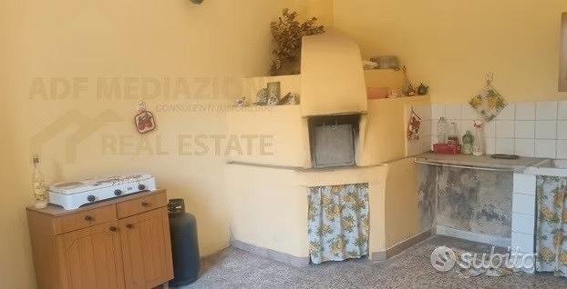 Terreno Con Casa Con Acqua E Luce - Altro